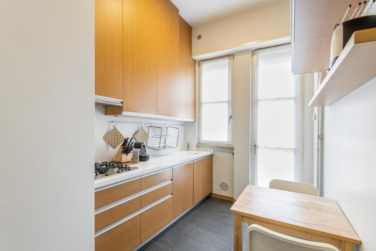 Easylife - Elegante Dimora Due Passi Dal Duomo Apartment Milan Bagian luar foto