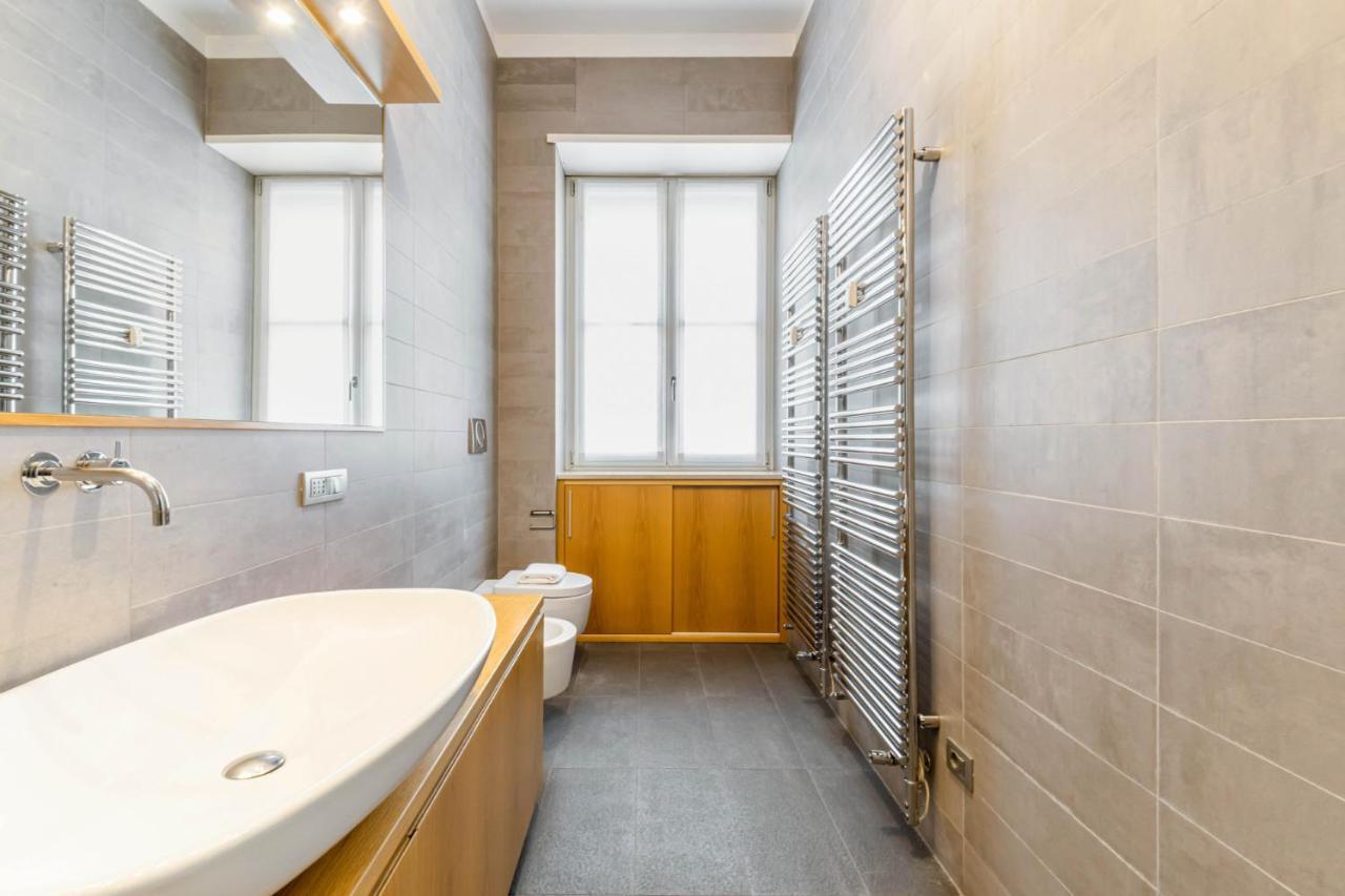 Easylife - Elegante Dimora Due Passi Dal Duomo Apartment Milan Bagian luar foto
