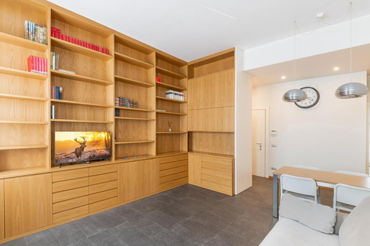 Easylife - Elegante Dimora Due Passi Dal Duomo Apartment Milan Bagian luar foto