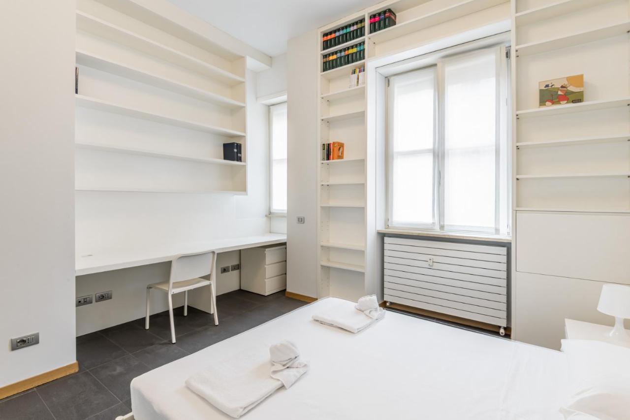 Easylife - Elegante Dimora Due Passi Dal Duomo Apartment Milan Bagian luar foto