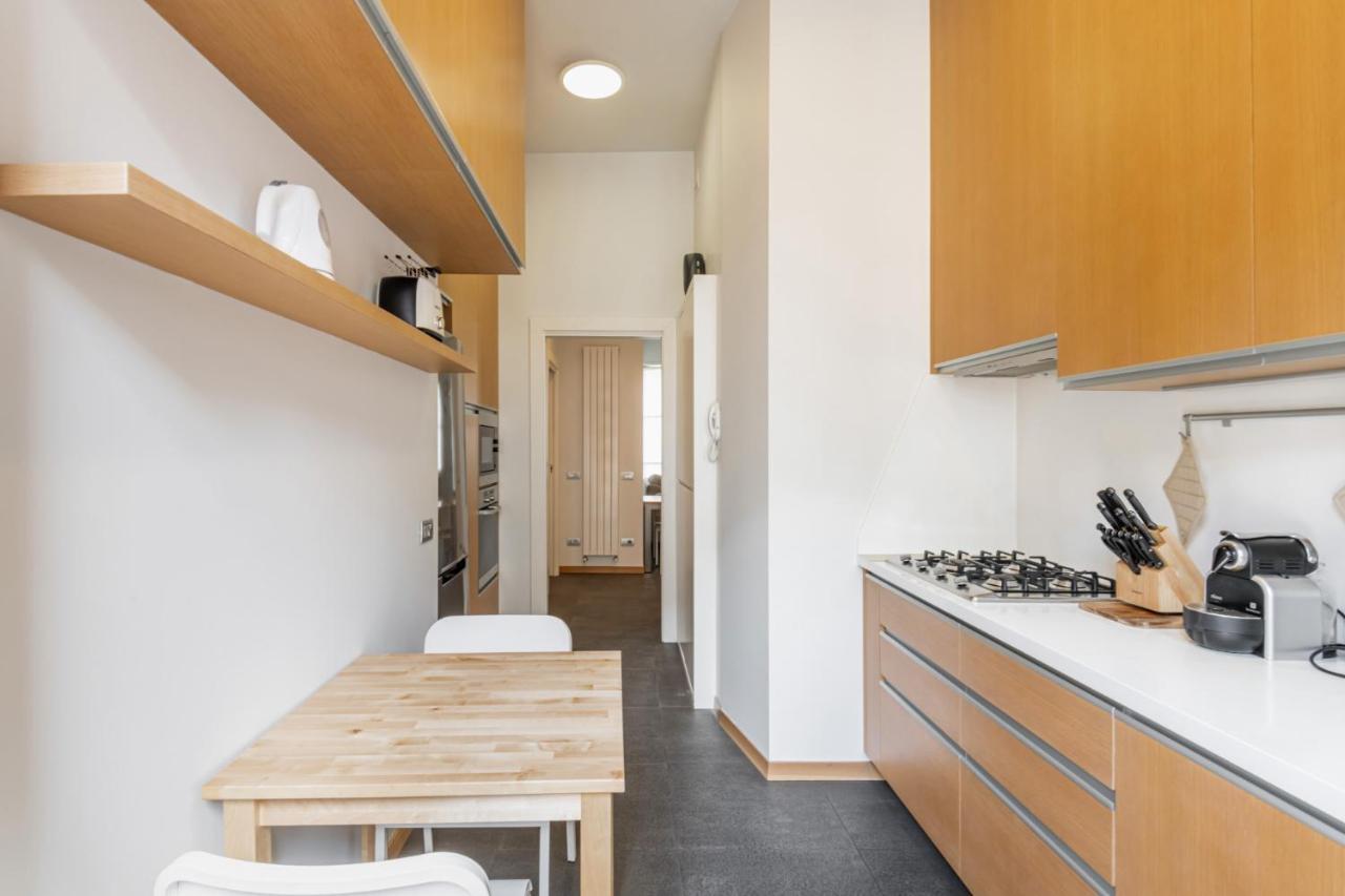 Easylife - Elegante Dimora Due Passi Dal Duomo Apartment Milan Bagian luar foto