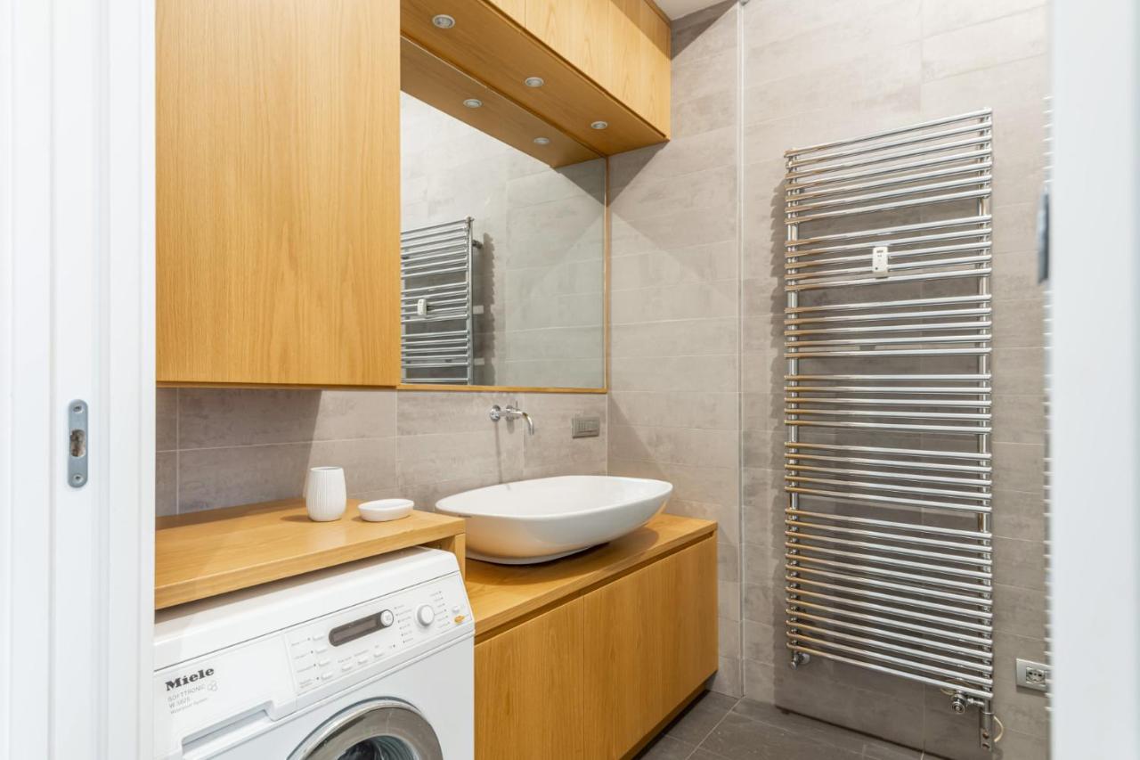 Easylife - Elegante Dimora Due Passi Dal Duomo Apartment Milan Bagian luar foto