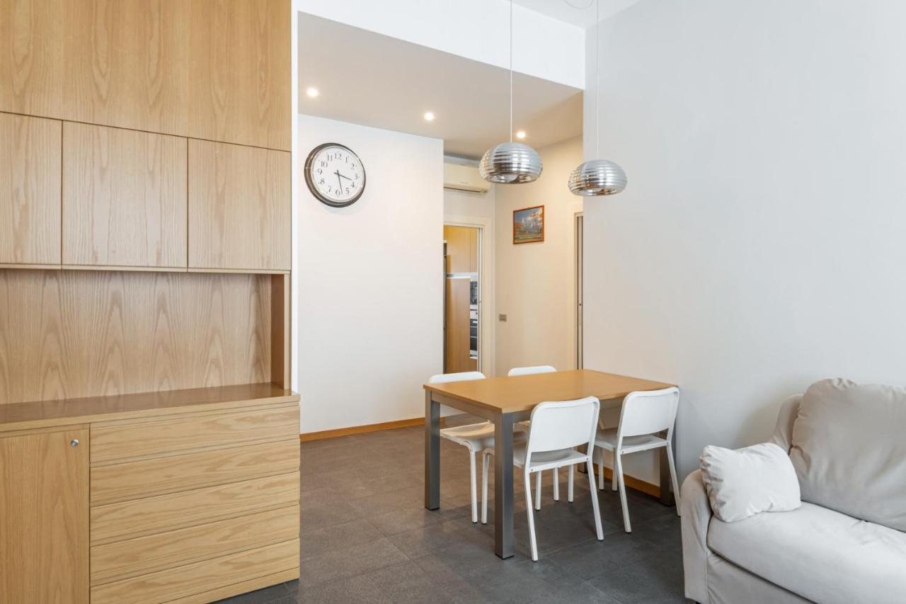 Easylife - Elegante Dimora Due Passi Dal Duomo Apartment Milan Bagian luar foto