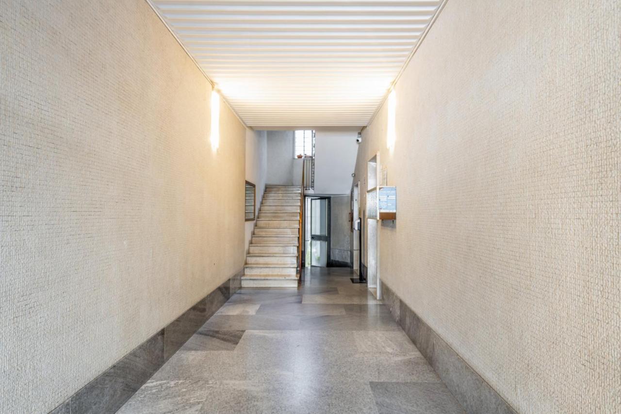 Easylife - Elegante Dimora Due Passi Dal Duomo Apartment Milan Bagian luar foto